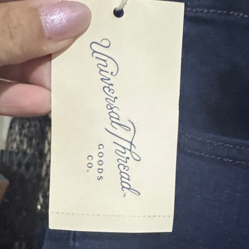 Women’s Universal thread jeans in seams 27inches